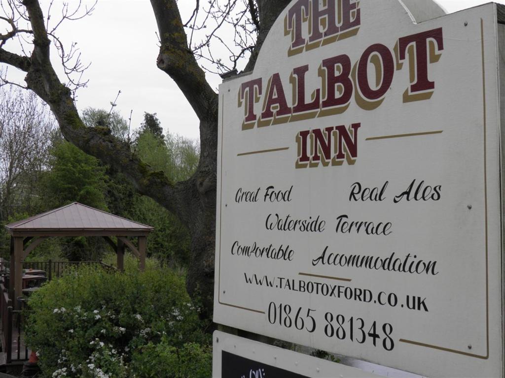 The Talbot Inn Eynsham Exteriör bild